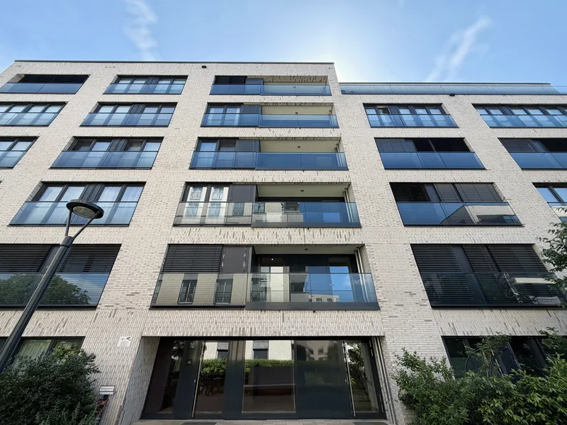 Modernes Wohnen im Maximilians Quartier   Helle 3-Zimmer-Wohnung mit Südbalkon — photo 1